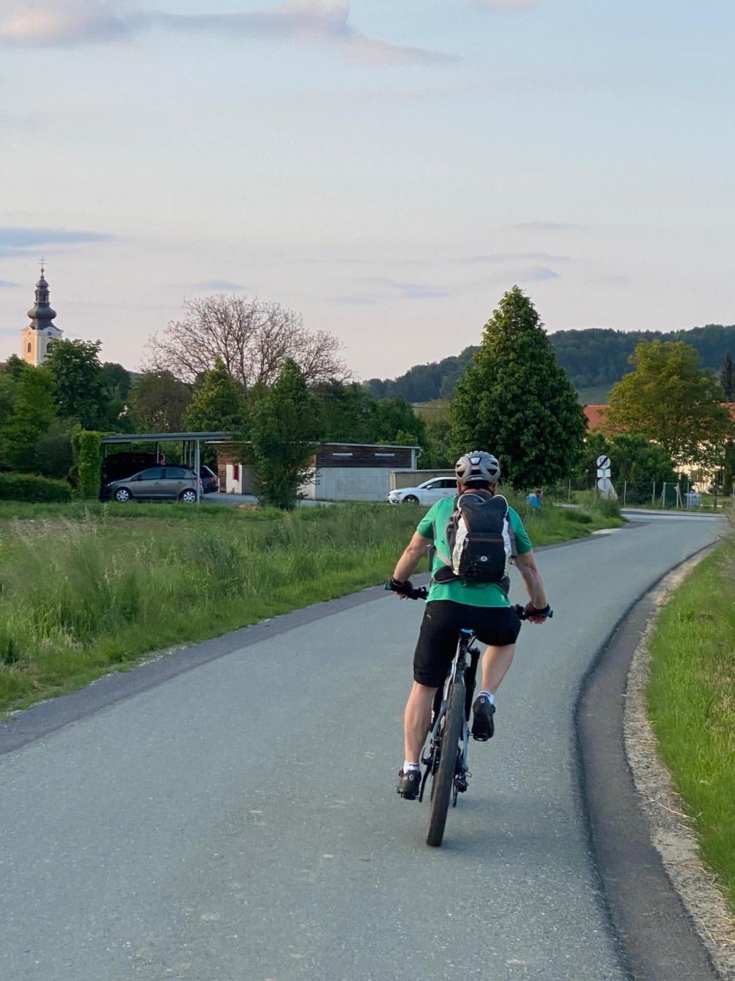 Wohnen Zwischen Golf Und Therme Bad Waltersdorf Esterno foto